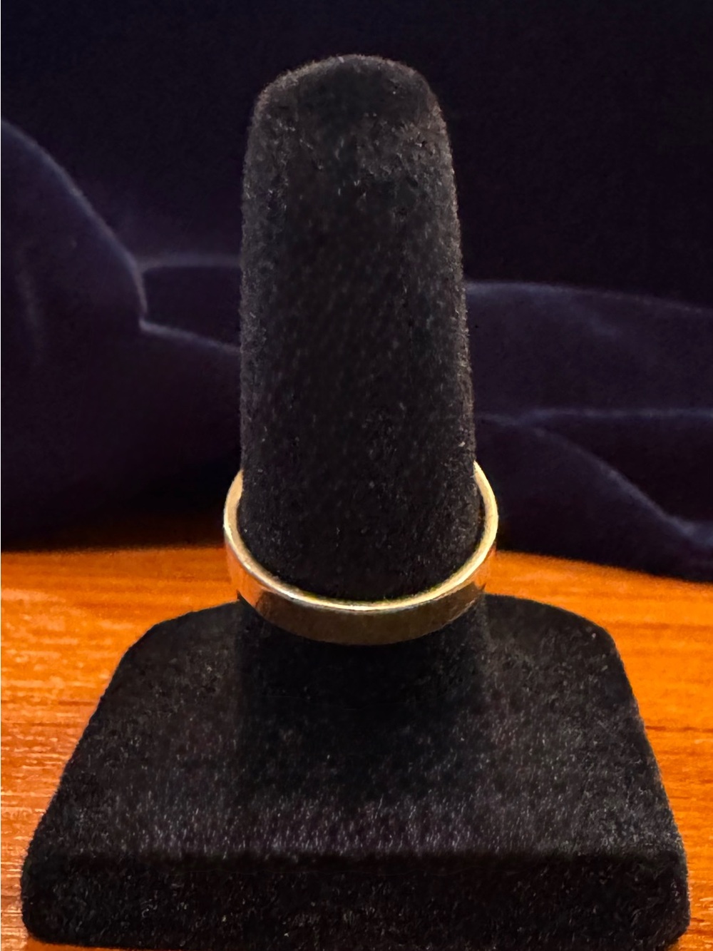 Vintage Avon Ring—Sz. 7, GoldTone, 1 Clear Bezel Set Stone, “Pinched” Setting - Picture 5 of 8